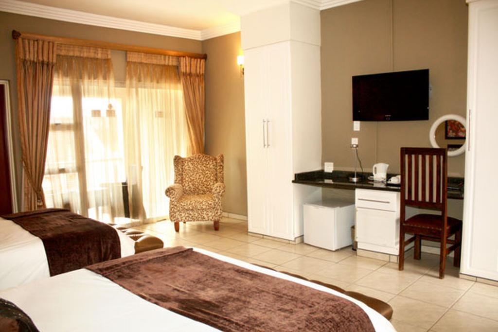 2Ten Hotel Sibasa Zimmer foto